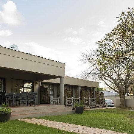 The Suburban Guest House Bloemfontein Esterno foto