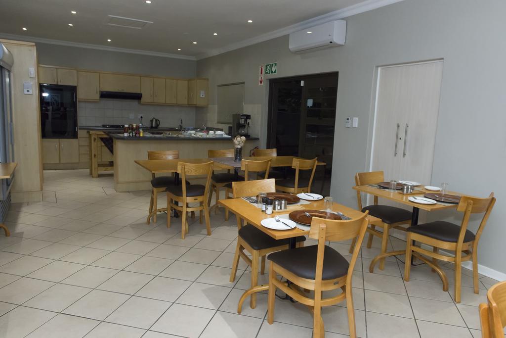 The Suburban Guest House Bloemfontein Esterno foto