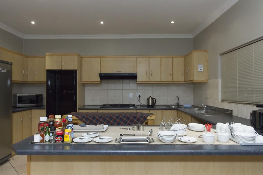 The Suburban Guest House Bloemfontein Esterno foto