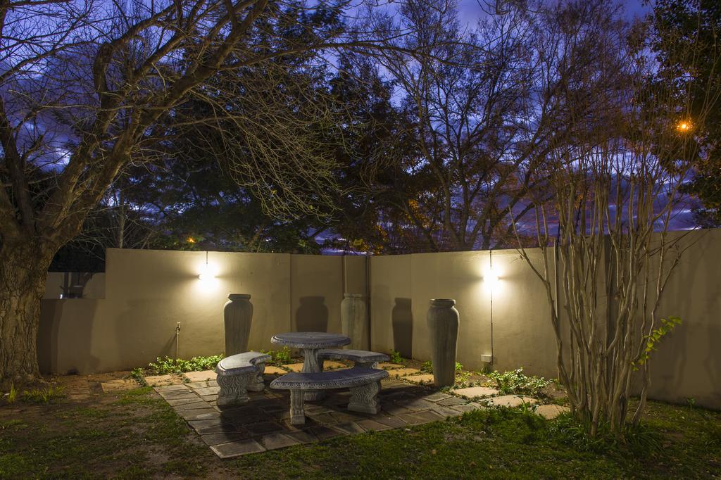 The Suburban Guest House Bloemfontein Esterno foto